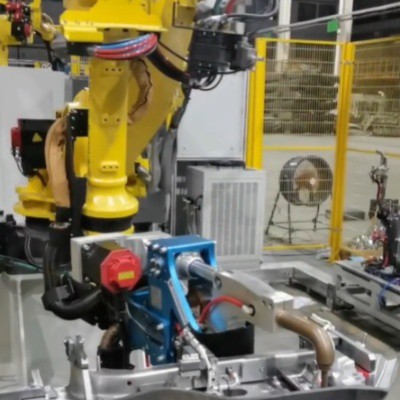 Robot-Misinina Fanampiana Spot Welding