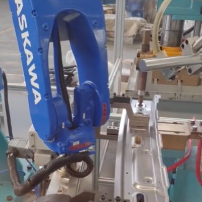 Robotic Nut Projection Welding Workstation mandeha ho azy tanteraka